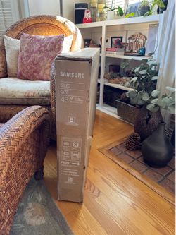 Brand New Samsung TV in the Box