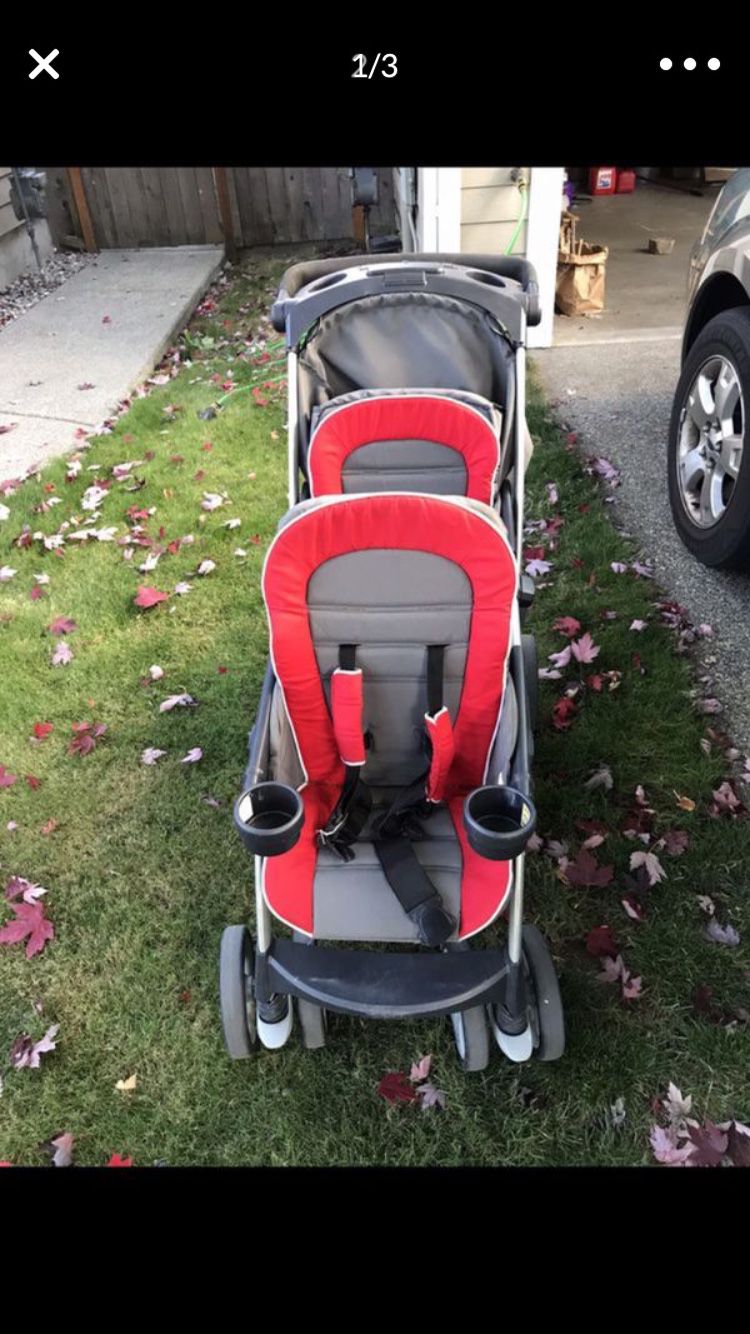 Chico double stroller/Car Seat