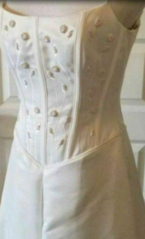 Paloma Blanca Wedding Gown - Beautiful White Wedding Dress - Size 8