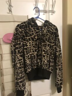 Leapord jacket size large fits like a medium