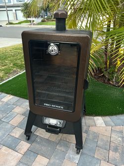 Like New Pit Boss Pro Series Vertical Pellet Smoker – Clean & Ready to Cook
