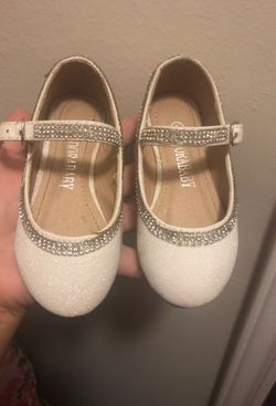 Baby girl toddler flats white size 5