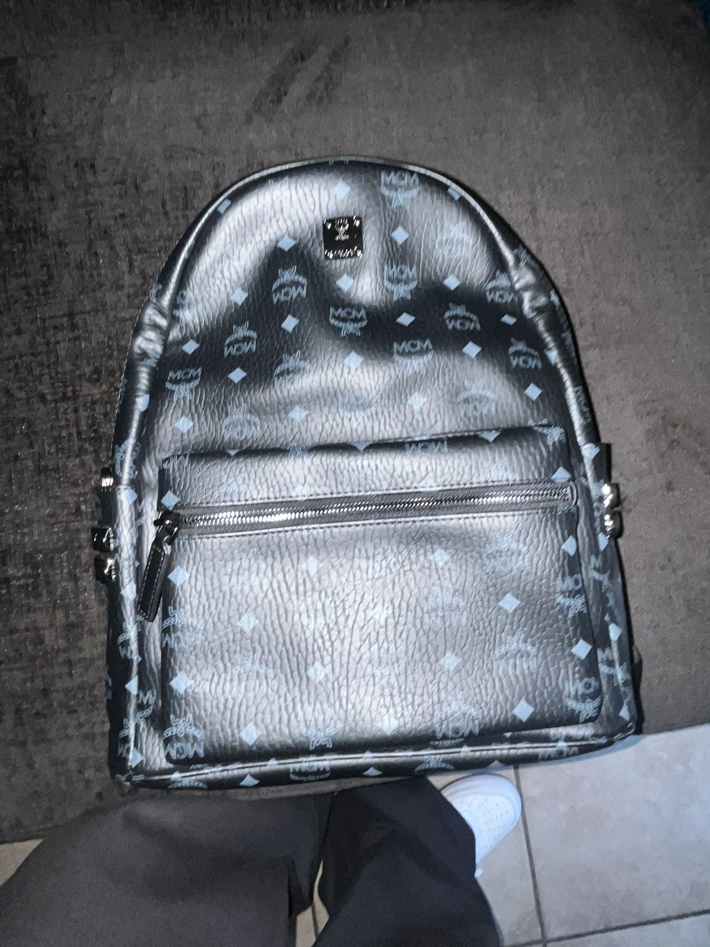 Mens Medium Black Backpack