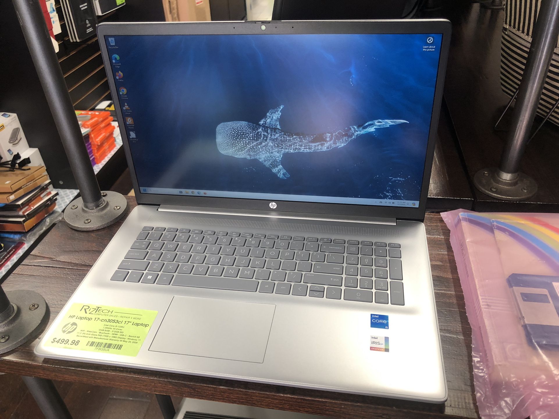 HP Laptop 17-cn3053cl 17" Laptop