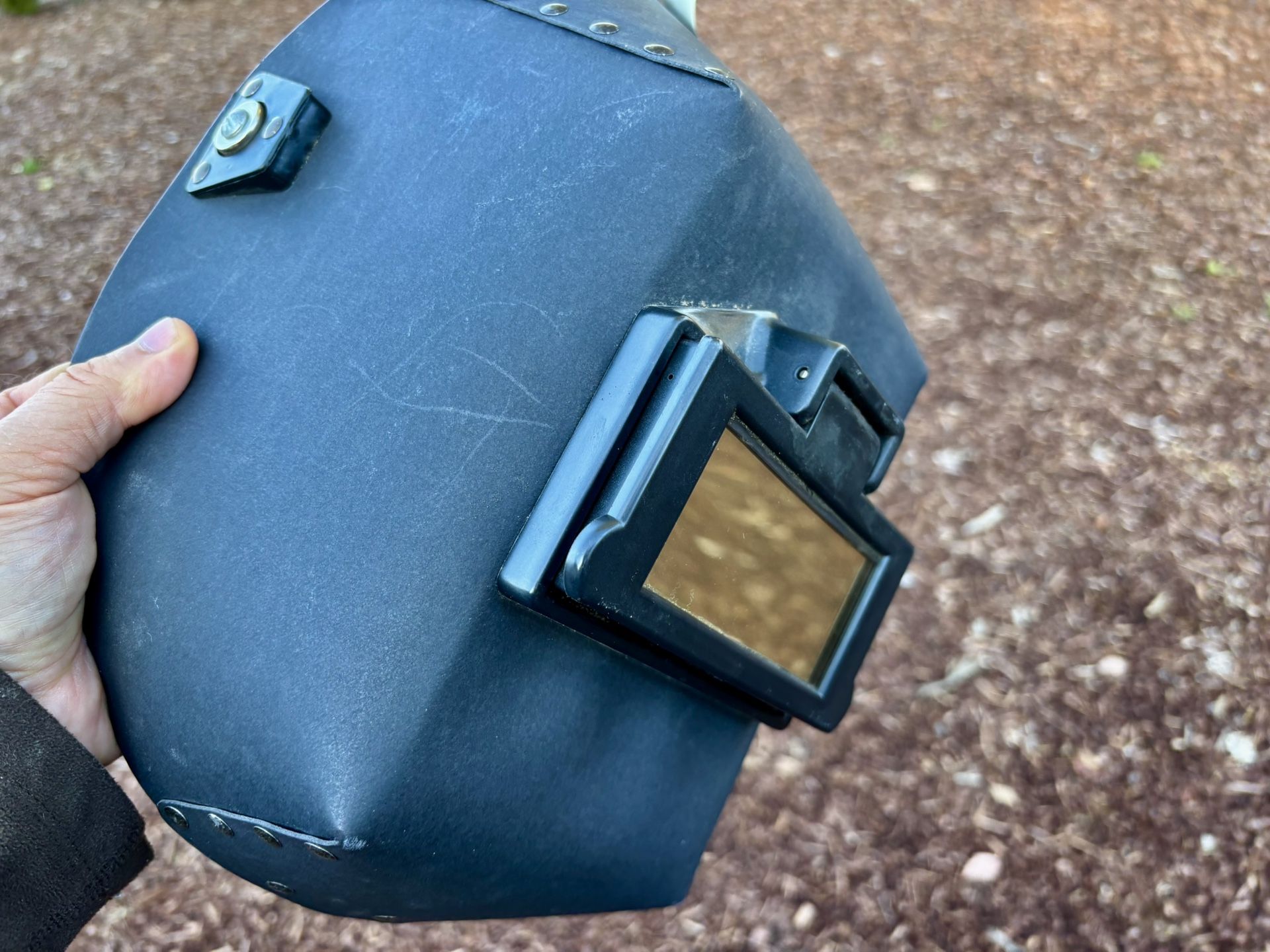 The welder's mask. New