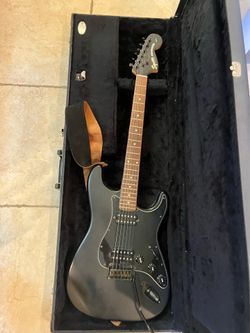 Squier FSR Standard Stratocaster w/ Fender Vintage Strat Hardshell Case
