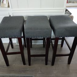 3 STOOLS