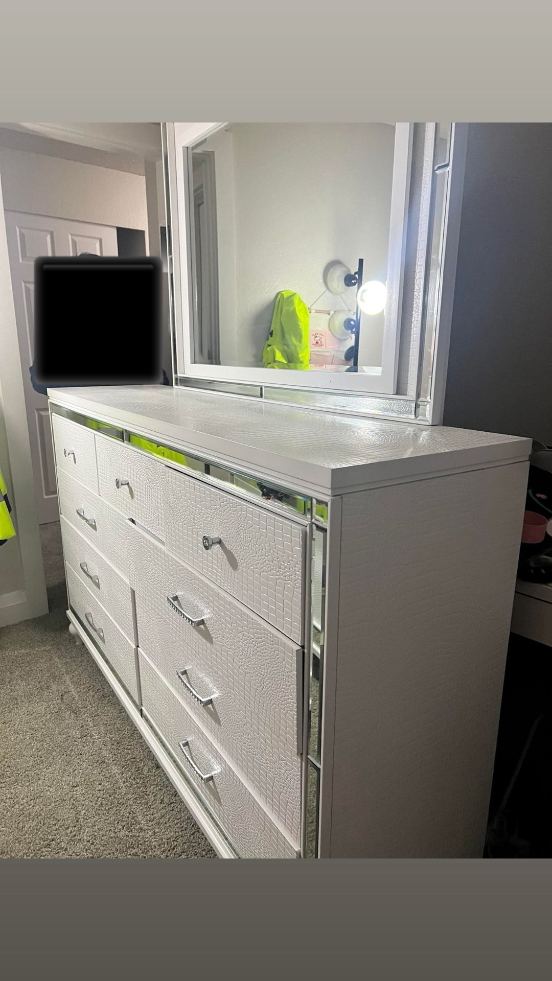 Valentino Dresser