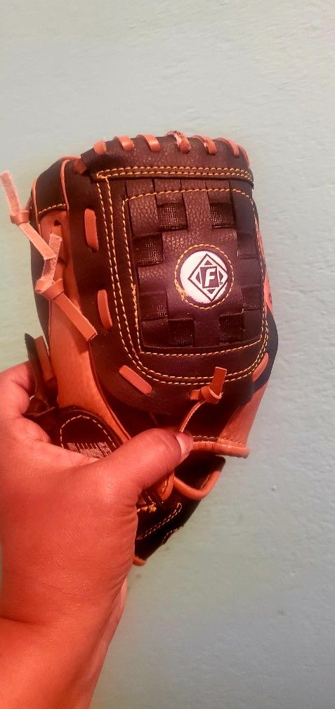 Franklin RTP Baseball Glove..size 10 Inch Youth