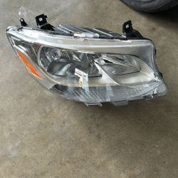 Mercedes-Benz Sprinter Headlight 