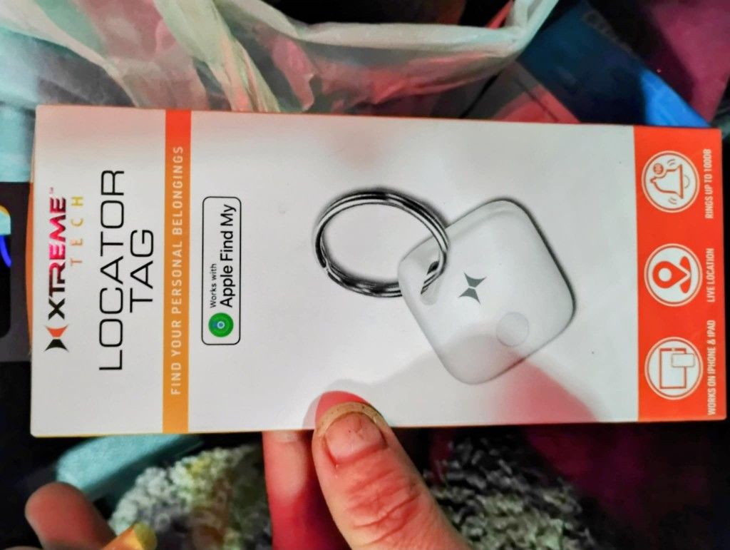 Locator Tag For iPhone Or Android. Can Use Many Ways 😄