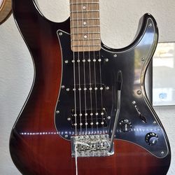 YAMAHA GUITAR