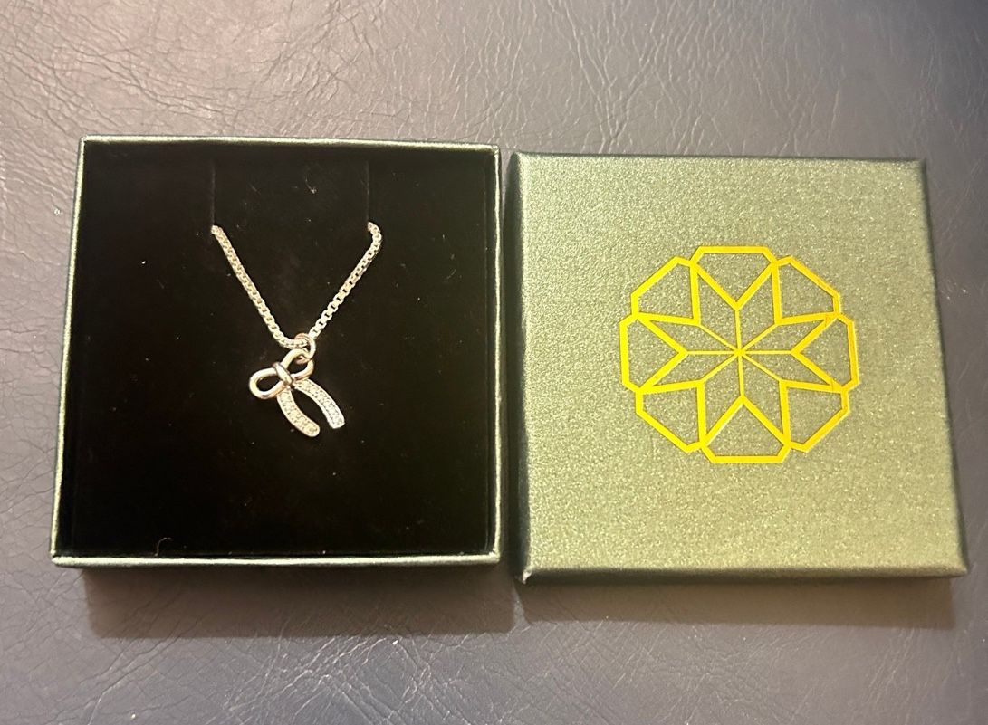 Primrose 925 sterling silver bow necklace 
