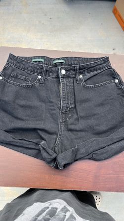 Size 8 black his rise mom shorts