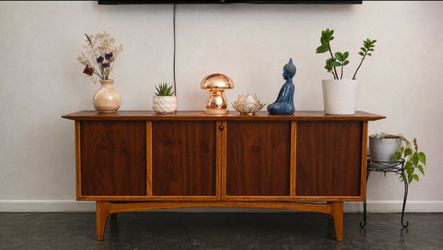 Mid-Century Modern Walnut Wood chest