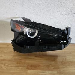2020 2021 2022 2023 Mazda Cx-30 HEADLIGHT PART R