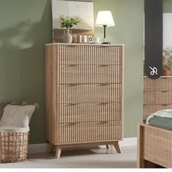 Fluted 5 Drawer Dresser 