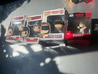 Stranger Things funk o pop  and funko mini and keychain