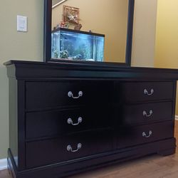 Clean and Nice Black 6 Drawer Dresser + Mirror. for Sale in Jacksonville,  FL - OfferUp