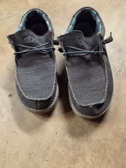Hey dude mens shoes size 11
