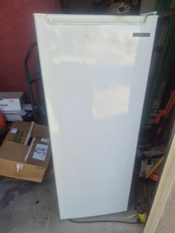 Small Working Fridge
