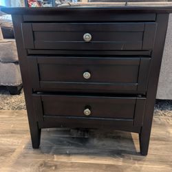 Nightstand/Dresser Free