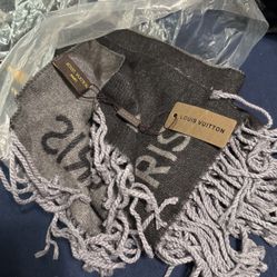 LOUIS VUITTON Scarf 
