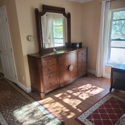 Drawer Dresser With Mirror 