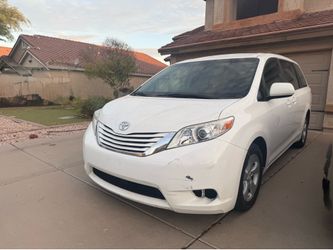 2017 Toyota sienna LE