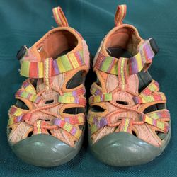 Keen toddler Girls Size 7 sandals Shoes 