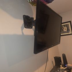 TV an wall mount