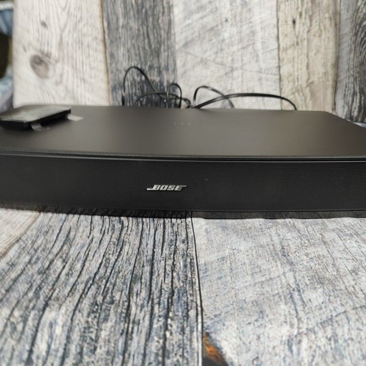 Bose Solo TV Sound System 410376 with Remote and Power Cord