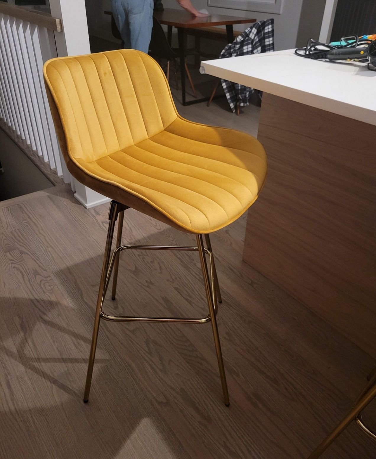 29” Bar Stool Velvety And Swivel Set Of 4