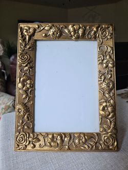 Vintage Gold Ornate Photo Frame with Flowers