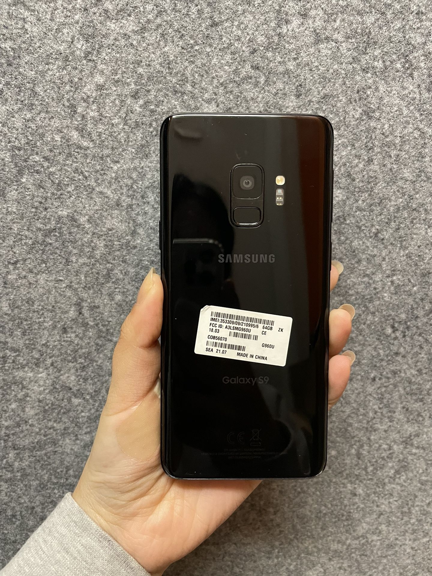 Samsung Galaxy S9 | Unlocked | Comes with store warranty| Free Cable & Charger | Unlocked | Comes with store warranty| Free Cable & Charger