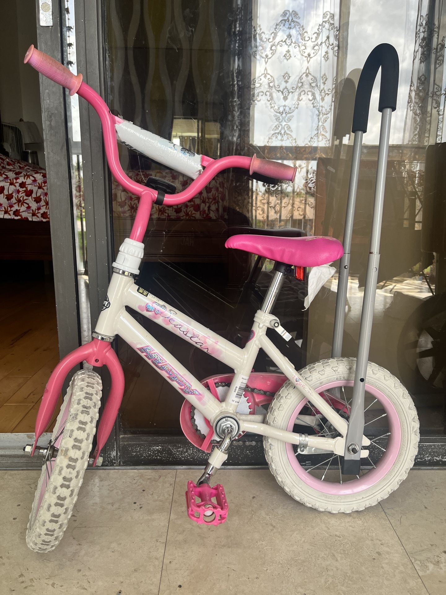 12” inch girl’s bike for 3-5 years old (Preschoolers, Comes With 2 Helmets)