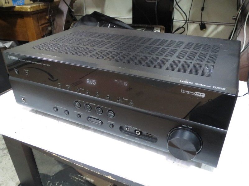 Yamaha RX-V375- 5.1 Channel 3D A/V Home Theater Receiver 