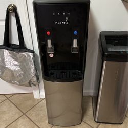 Water Dispenser Of Water