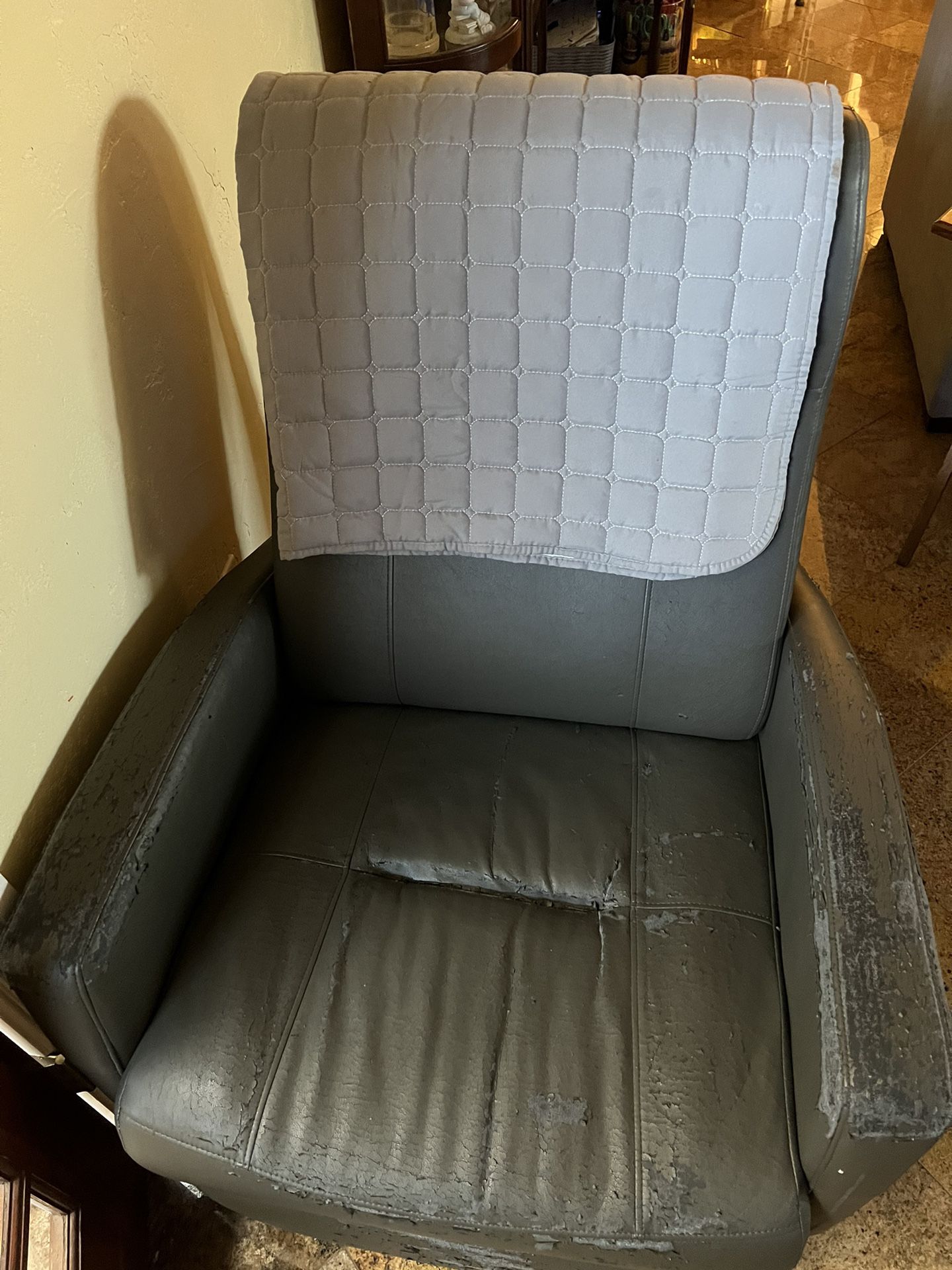 FREE Electric   Recliner 