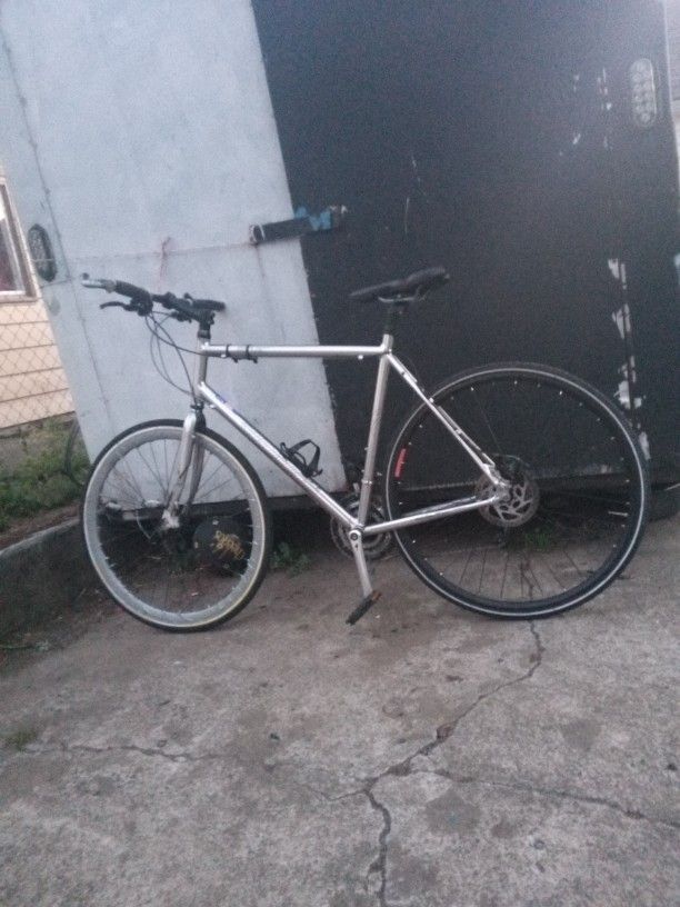Sirrus Specialized Bike