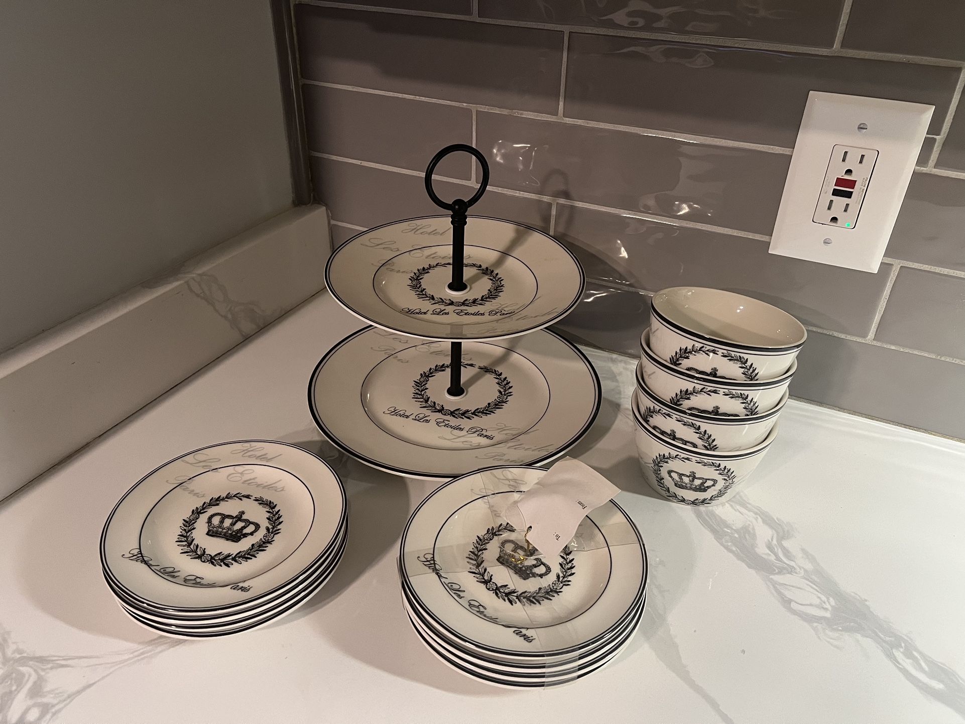 222 Fifth Hotel Les Etoiles Paris serving dish set. 4- soup bowls 8-salad plates. 1-2 tier serving