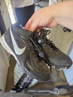 Boy cleats size 1.5