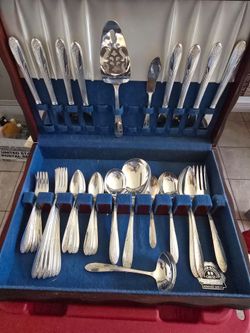 1930's Antiquie National Silver Co.  Silver Plated 57 piece Flatware set