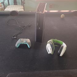 Xbox 1 With Controller And Headset