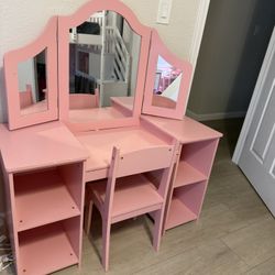 2-1 Vanity Storage Cabinet And Trifold Mirror 