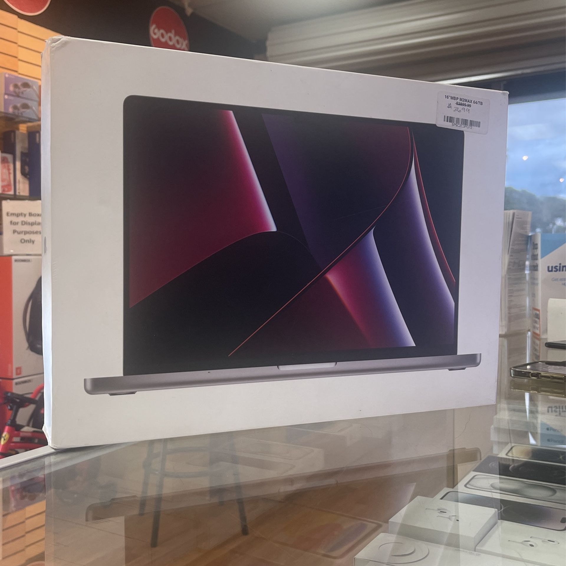 16”MacBook Pro M2 Max 64Ram TB SSD