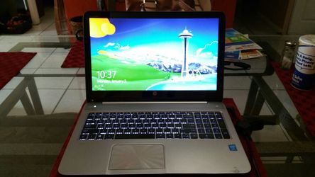 Hp Envy Touchscreen with beats audio 15.6 inches. 8GB windows 8.1 in perfect condition