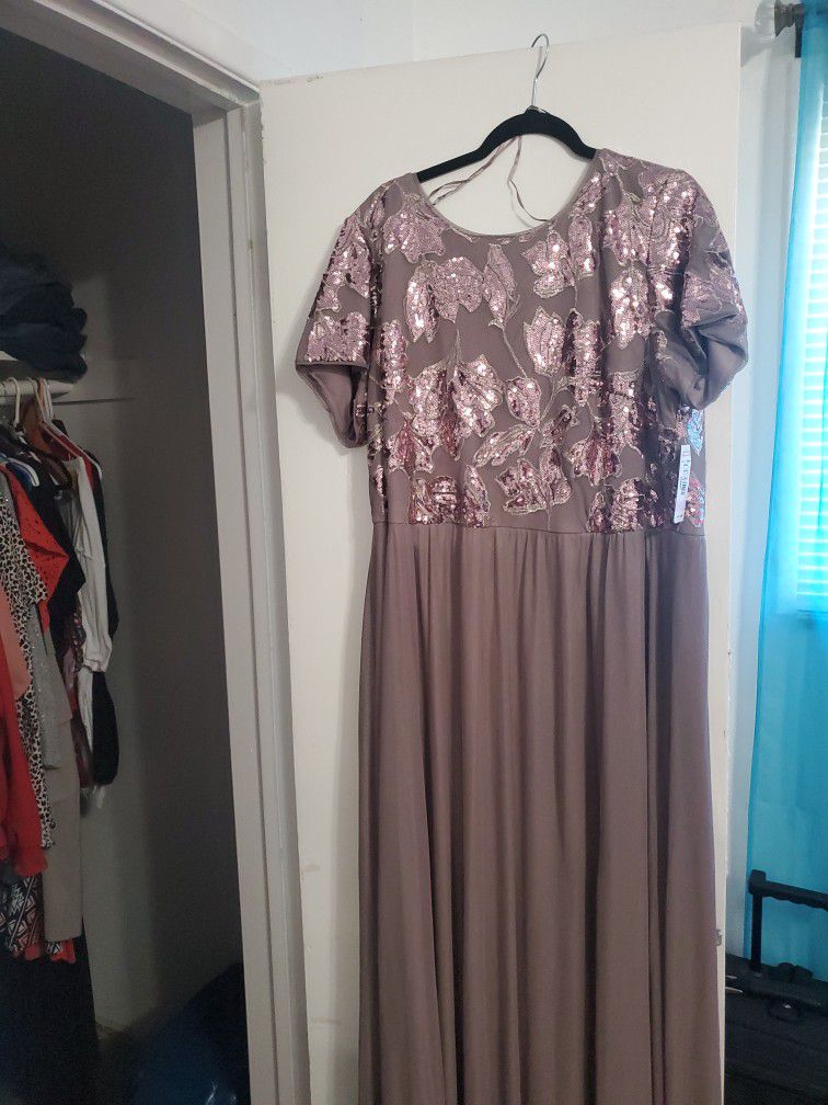 New Never Worn Gown Mocha Size 22 Tags