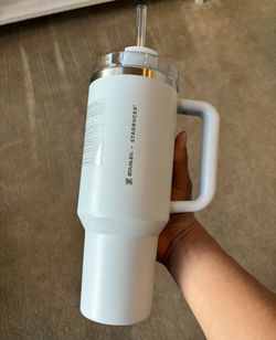 Starbucks x Stanley Spring 2024 Spring Blue 40 Oz Tumbler (BRAND NEW IN HAND)