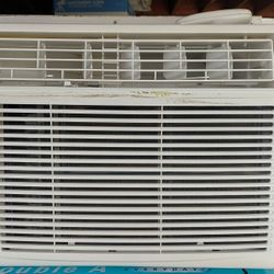 FREE DELIVERY AC 10,000 BTU $175 OBO